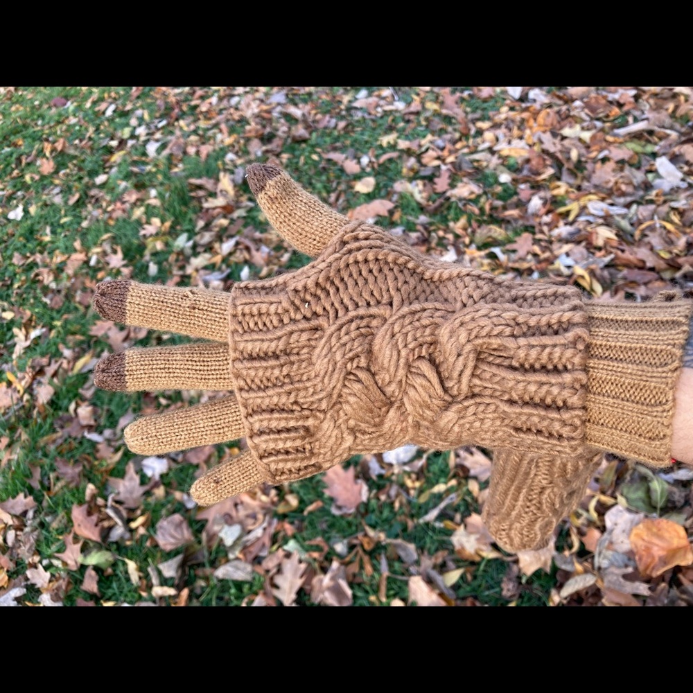Tan Knit Gloves